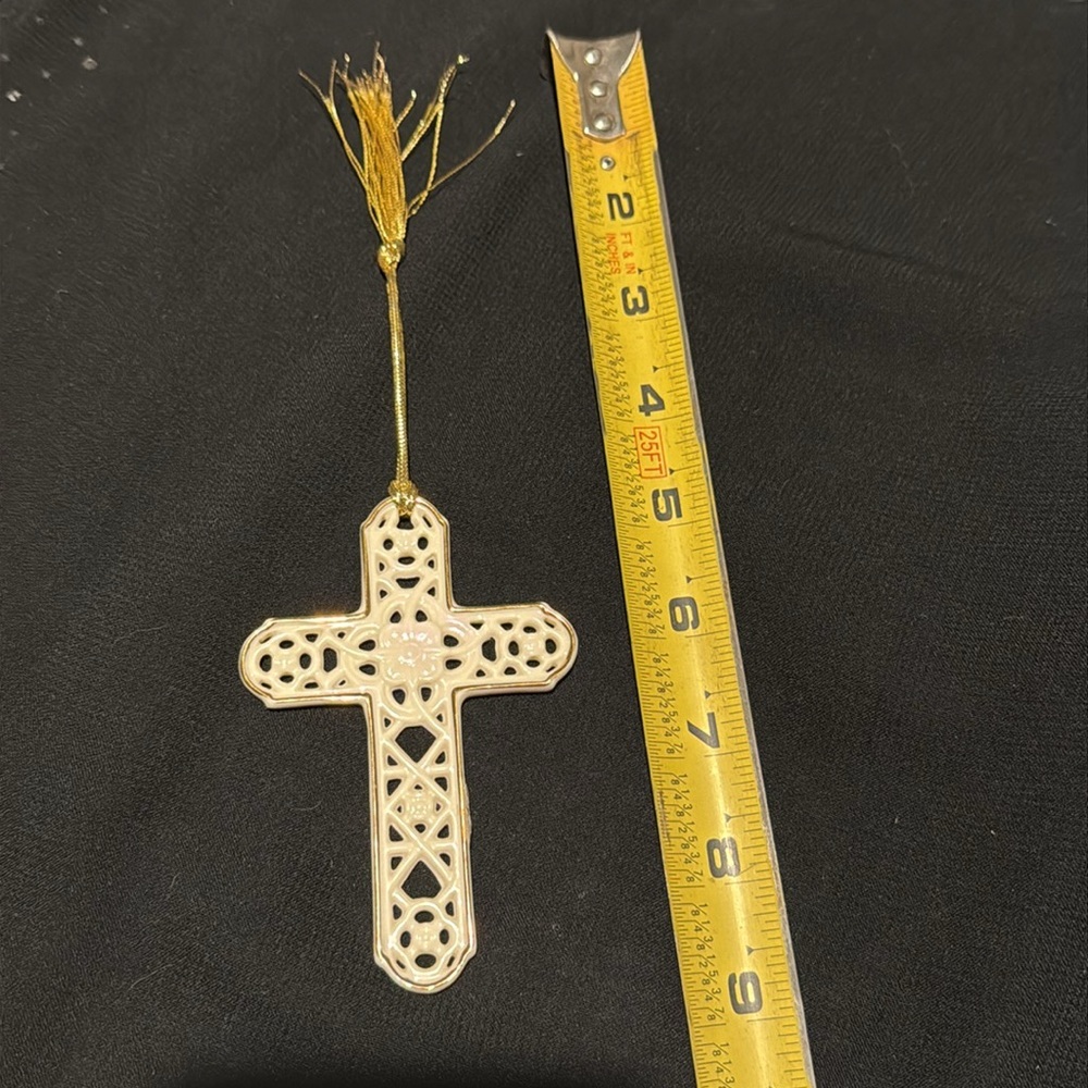 Vintage, Retired, Collectible Lenox China 2001 Pierced Cross Ornament - Picture 7 of 7